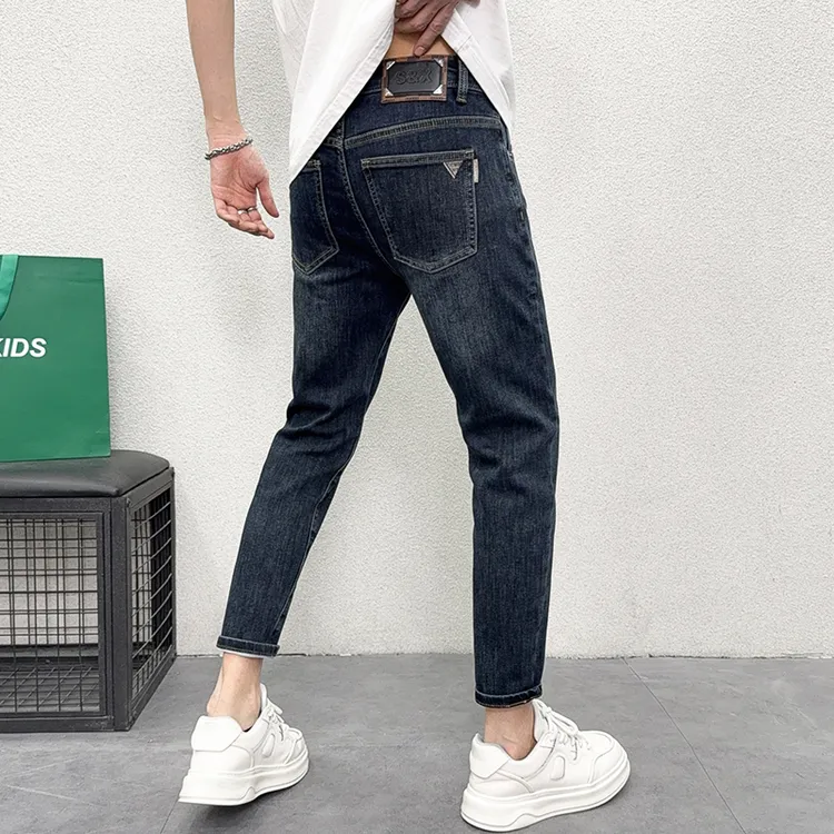 牛仔裤2025新款男高端潮牌痞帅时尚刺绣修身小脚裤舒适休闲九分裤