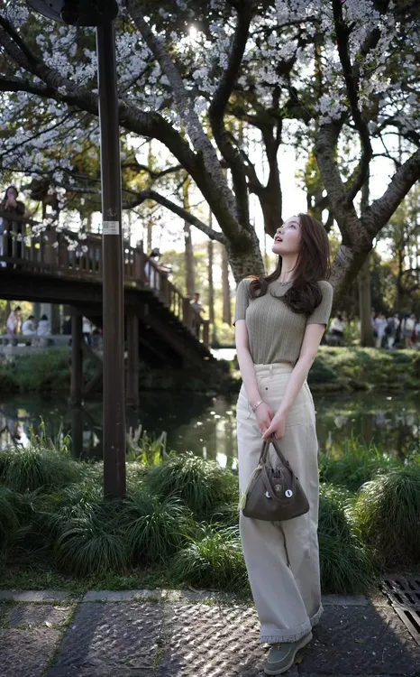 2025春季新款韩系气质高级感绿色圆领短袖针织衫高腰休闲裤套装