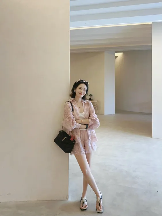 法式绝美粉色蕾丝防晒衬衫短裤两件套女夏季慵懒休闲防晒穿搭套装