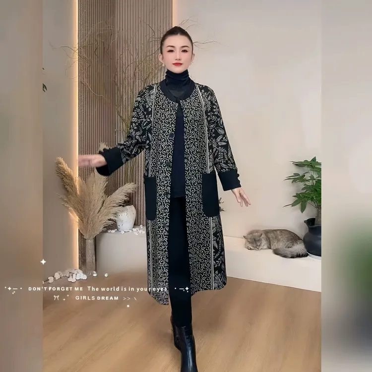 国风妈妈装秋季风衣时尚大码盘扣大口袋过膝长款立领花色减龄外套