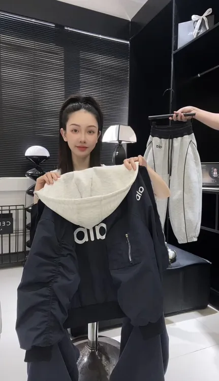 儿子穿太帅啦~男童秋季韩版棒球服连帽假两件字母休闲外套10365