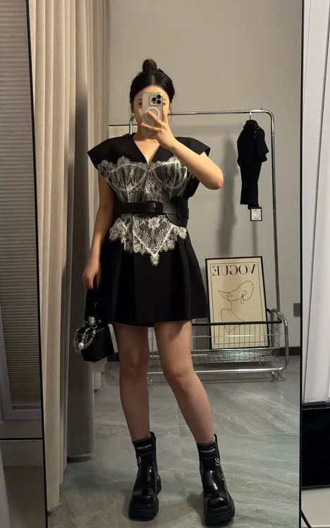 琨丝薇尔25年新款原创设计师拼蕾丝小收腰马甲