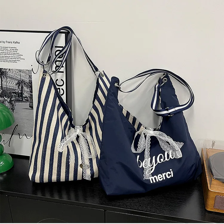 大容量条纹包包女新款潮时尚托特包女ins大学生上课手提包女Q