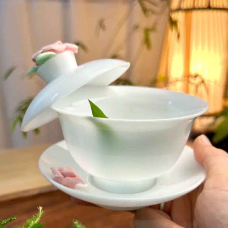 冰种玉瓷三才盖碗功夫茶具办公室家用简约高档手捏花盖碗德化白瓷