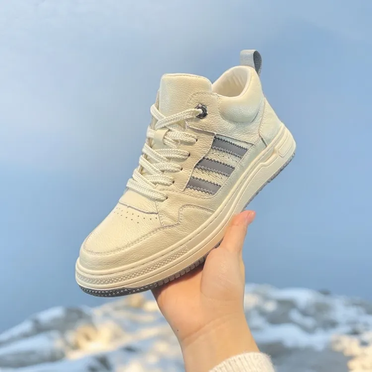 秋冬季新款高帮头层牛皮休闲板鞋防滑耐磨透气不臭脚软底软面9099