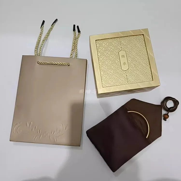 首饰盒/箱 镂空玉器文玩手串包装古法金手镯项链盒珠宝收纳礼品盒