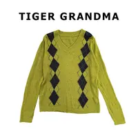 2511 【复古格调】羊毛混纺V领菱格薄毛衣