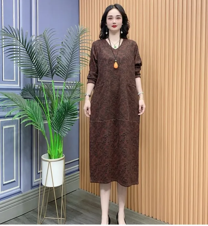 2025时尚长裙V领长款长袖宽松遮肉显瘦女士休闲连衣裙686