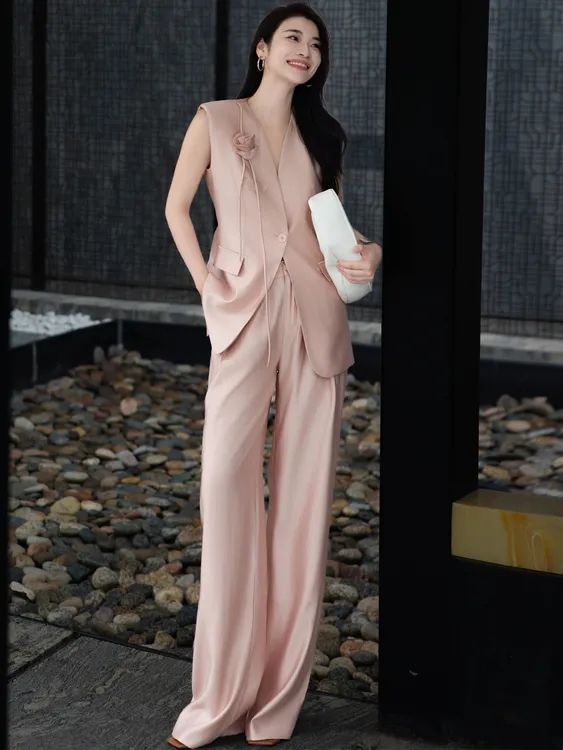 高级感时尚套装2025夏季立体花朵V领马甲西装阔腿裤气质两件套女