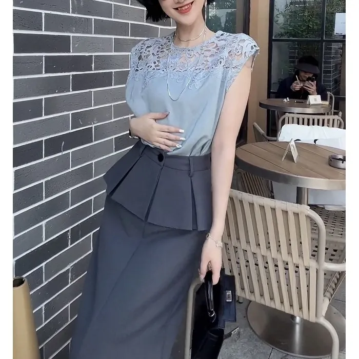 2025夏季新款蕾丝钩花拼接上衣+西装半身裙两件套时髦洋气套装女