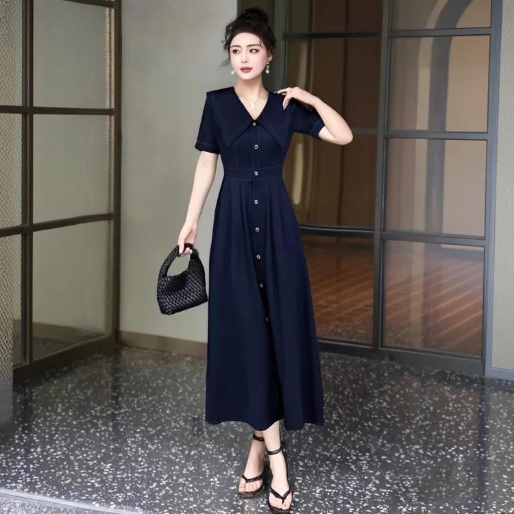 A盐系高级感连衣裙新款法式极简风夏季通勤风V领短袖连衣裙D2776