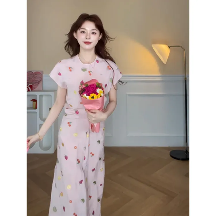 美静在这刺绣气质显瘦粉色少女时尚碎花收腰显瘦连衣裙夏季小个子