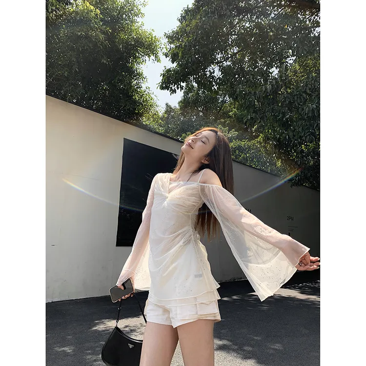TA suki_白日梦荨 亮钻露肩星光设计轻薄网纱浪漫夏吊带上衣约会