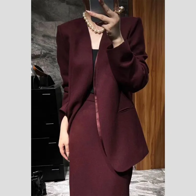 2025年春季高级感大方得体气质小香风安可拉红色外套半身裙套装女