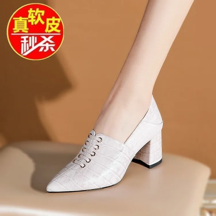 品牌断码真皮单鞋女2025新款配裙粗跟软皮小皮鞋尖头百搭透气舒适