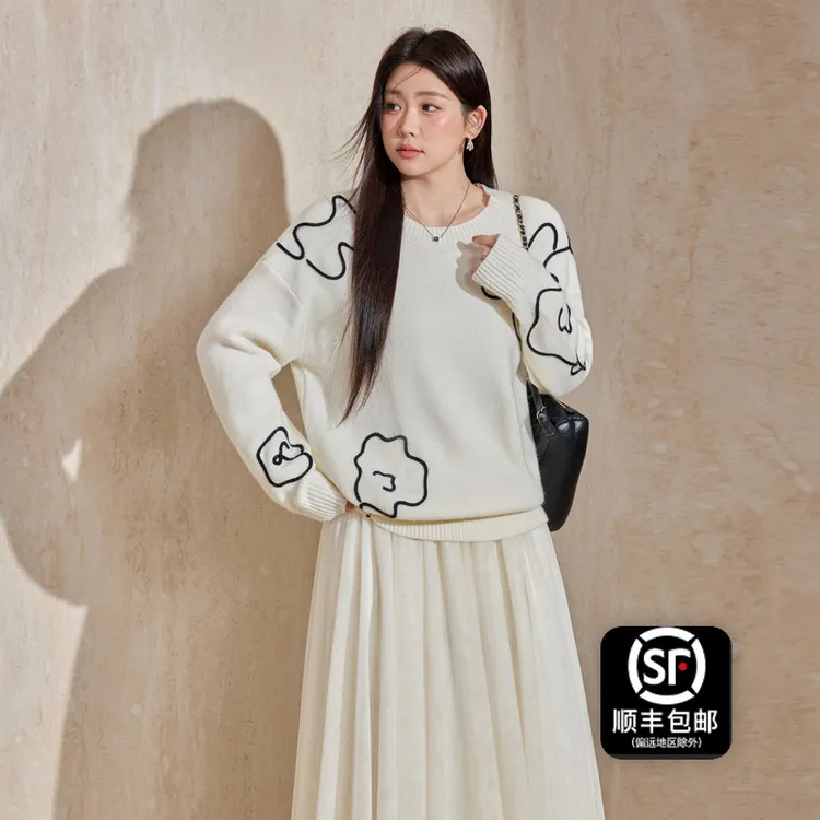 蓝语xj大码女装温柔气质线条花朵针织衫2025秋季圆领绣花毛衣