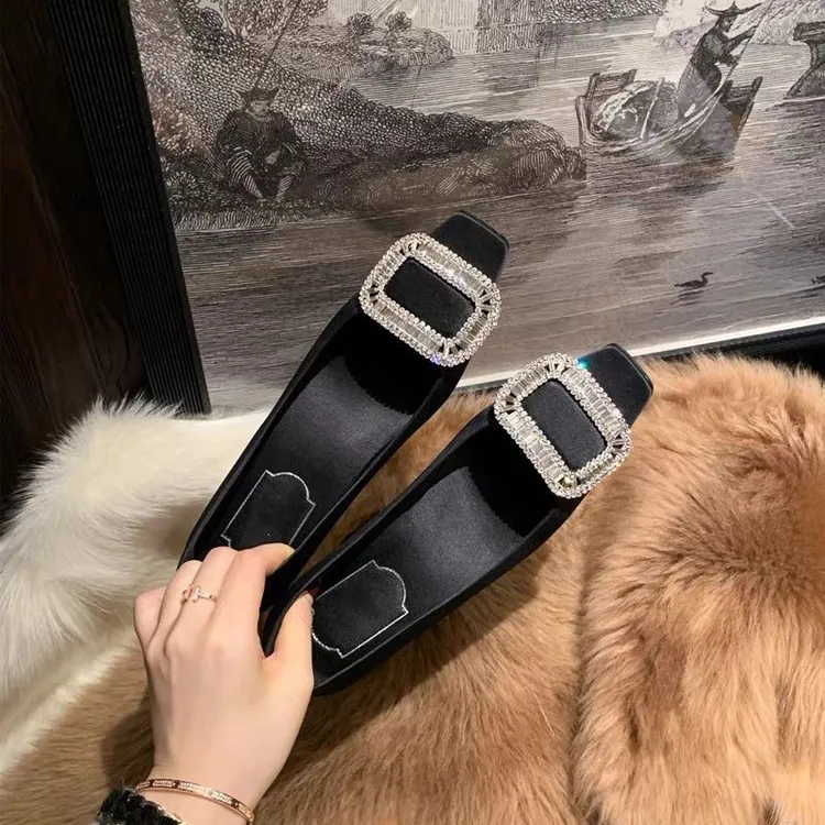 厚黑穿搭~方扣粗跟单鞋2026新款中跟方头水钻平跟高跟鞋~2.5厘米