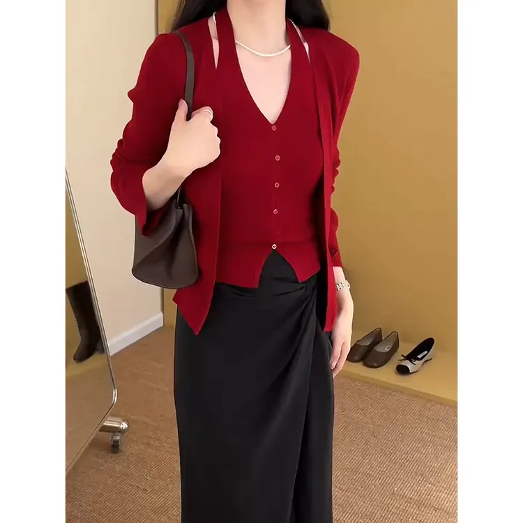 早秋洋气穿搭时髦女装红色上衣女2025新款短款针织衫开衫两件套