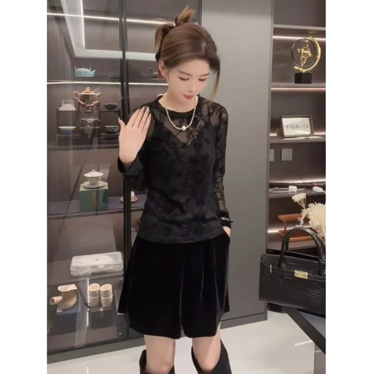 2025秋季新款蕾丝打底衫女设计感内搭时尚修身黑色网纱上衣228
