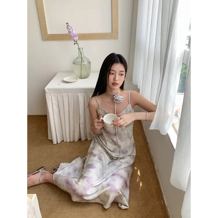 法式高级感晕染印花吊带连衣裙女夏女神范性感包臀裙送配饰