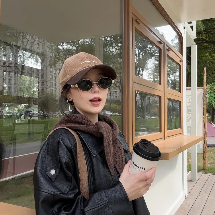 太一潮流软顶棒球帽女灯芯绒字母秋冬款时尚拼接个性百搭鸭舌帽