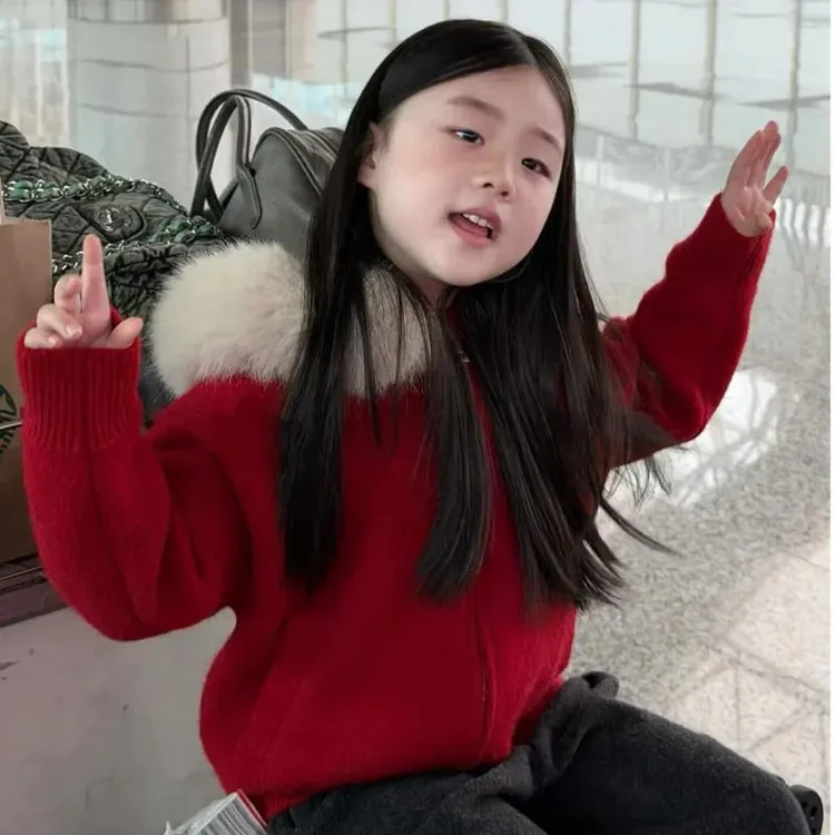 女童红色大毛领拉链毛衣外套秋冬季2025新款儿童过年圣诞针织上衣