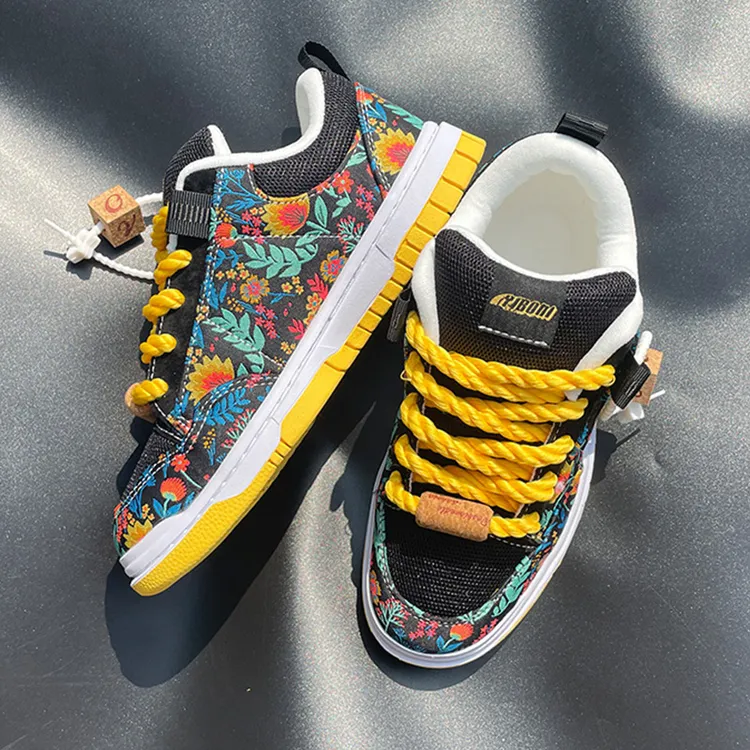 男鞋时尚潮流秋季低帮向日葵印花黑色帆布鞋原创设计潮鞋大码情侣