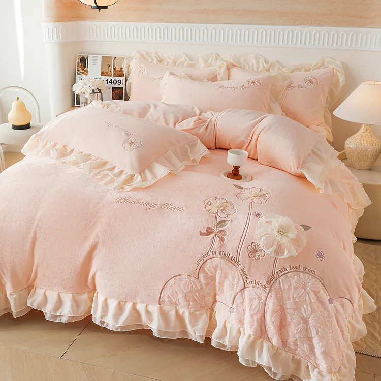 法式公主粉秋冬加绒加厚少女心绣花加厚牛奶绒夹棉床盖四件套床品