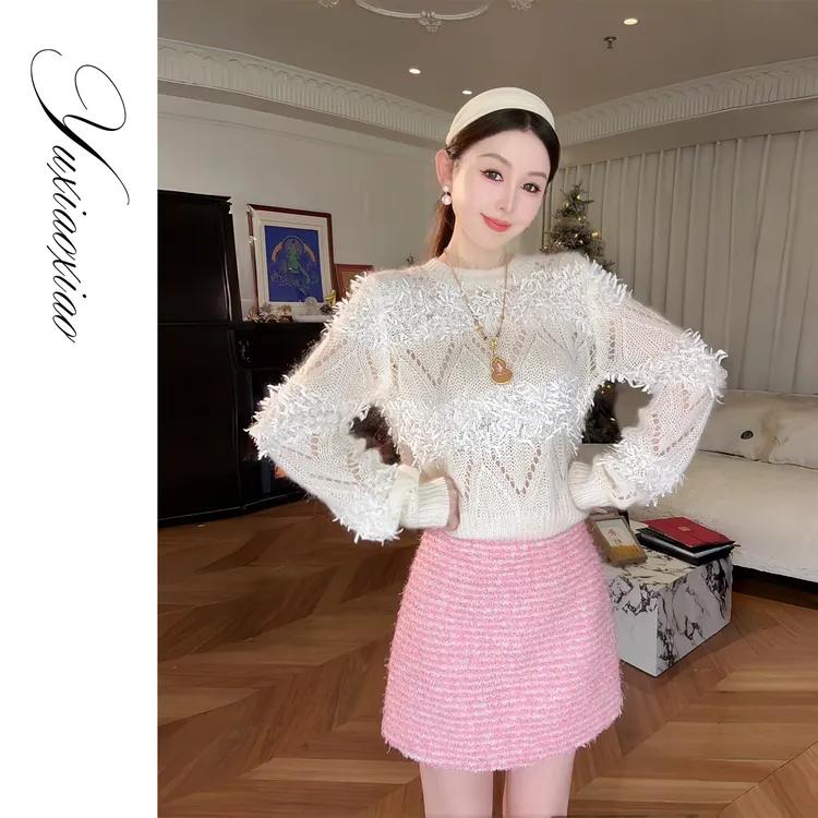 余潇潇【奶油恋歌】羊毛马海毛混纺流苏纱线镂空短款圆领宽松毛衣