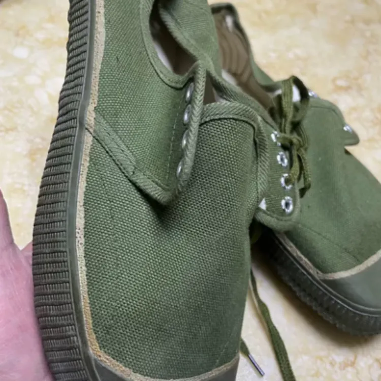 065（低腰胶鞋）帆布胶鞋厂家年代随机发货《正码正拍》