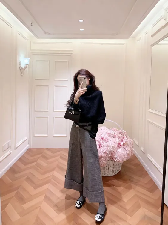 2025秋冬新款韩系设计感打底衫叠穿黑色毛衣千鸟格阔腿裤三件套