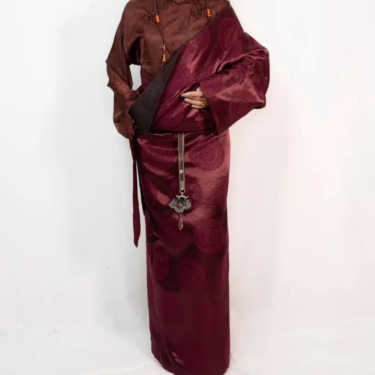 藏式冬季女士加绒复古民族风藏袍传统女款演出服百搭西藏服红色