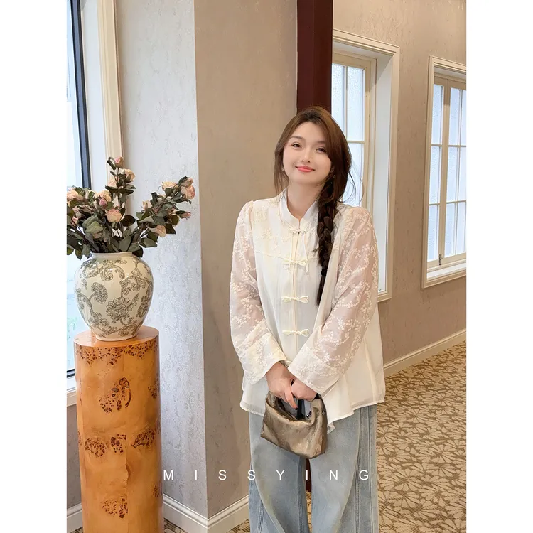 应小姐【白茉莉】微胖大码宽松显瘦时尚新中式气质小众长袖镂空衬衫