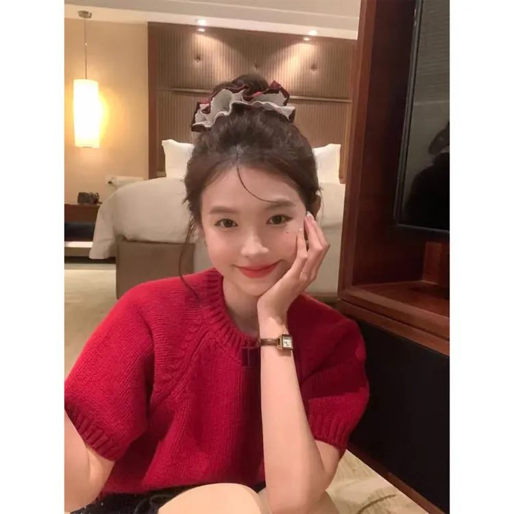 miu系穿搭蝴蝶结红色针织毛衣女25秋冬新款法式复古气质短款上衣