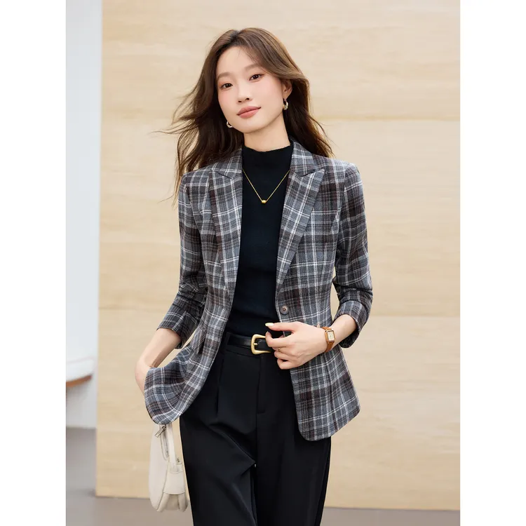 高级感咖色格子小西装外套女秋冬2025新款休闲气质小个子毛呢西服
