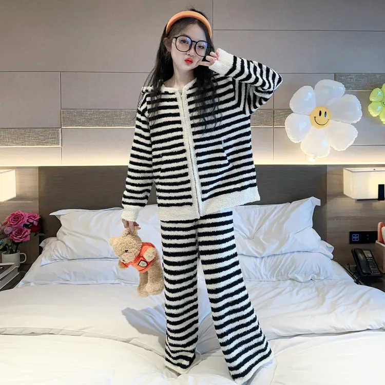 女童睡衣秋冬2025新款儿童半边绒家居服初中生女孩加厚可外穿套装