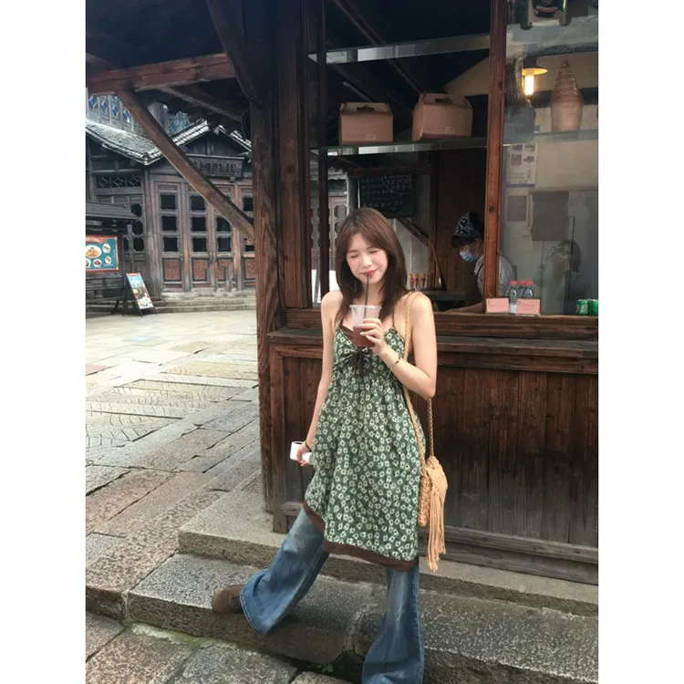 MARIE.COCO法式设计感小众碎花吊带连衣裙显裙气质牛仔裤两件套