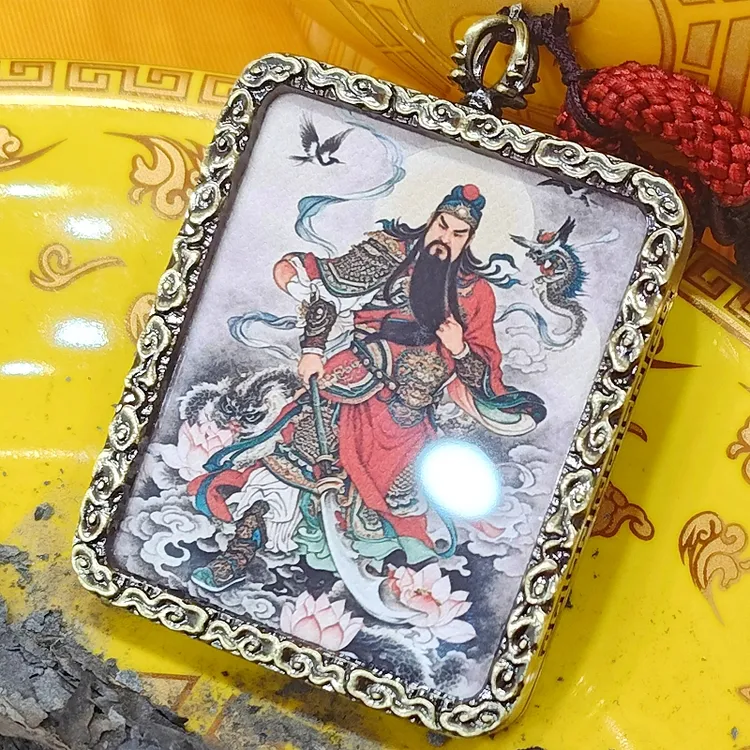 关羽】单面【古铜色】正宗D系半手绘描金合金唐卡吊坠关二爷送手机贴