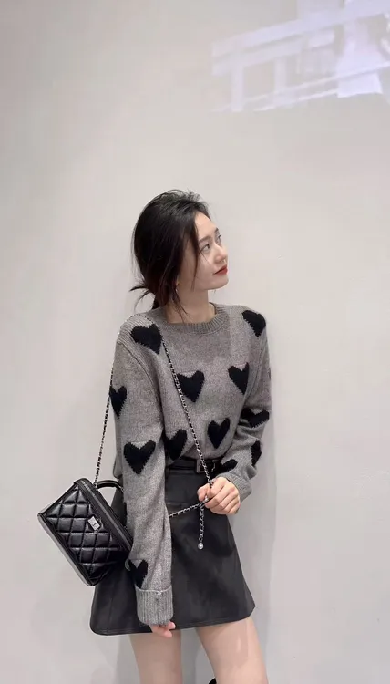 2025秋季新款韩系慵懒风撞色爱心图案套头软糯针织衫毛衣女半裙