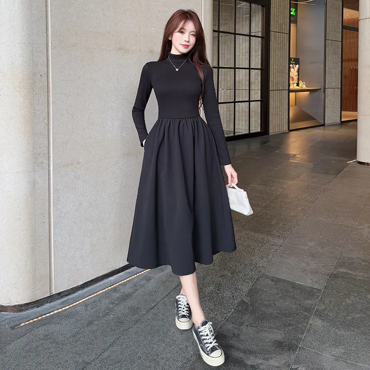 裙子女2025年秋冬季新款时尚爆款洋气显瘦长款半高领打底小黑裙