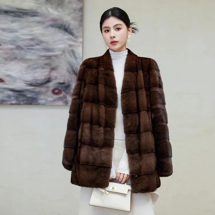 貂皮大衣女2025年天鹅绒级整貂水貂皮草外套V领宽松横排冬新款女