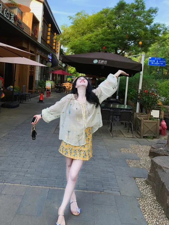 千金清冷感贵系衣服时尚百搭上衣夏季高腰百搭休闲韩版短裙套装