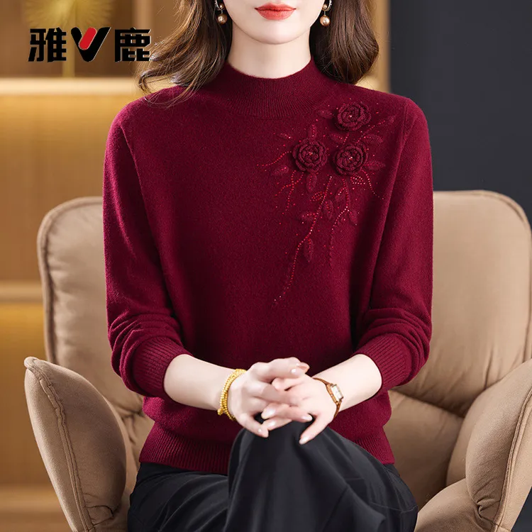 雅鹿优选秋冬新款100%含羊毛女时尚立体花半高领毛衣宽松洋气妈妈