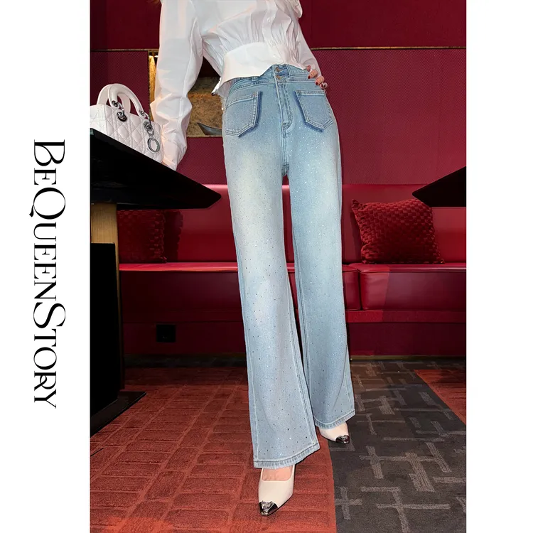 余潇潇【都市之星】时尚百搭拼接烫钻设计酵素水洗做旧直筒牛仔裤