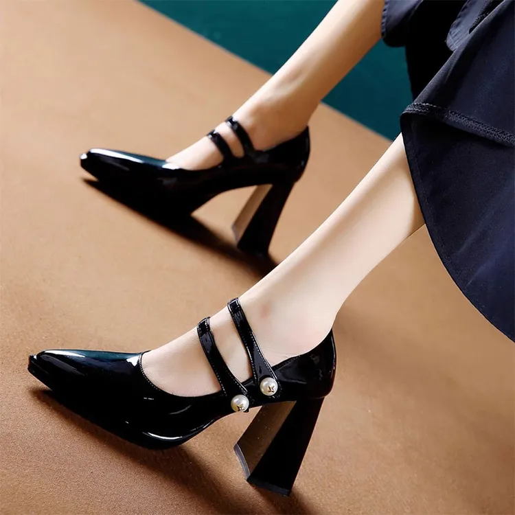 法式小众高跟鞋女2025春季新款尖头粗跟浅口漆皮一字带时尚单鞋女