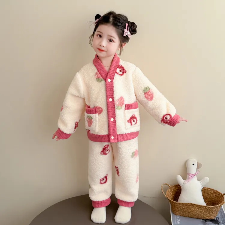 女童睡衣秋冬2025新款儿童法兰绒冬季女宝宝加厚珊瑚绒家居服套装
