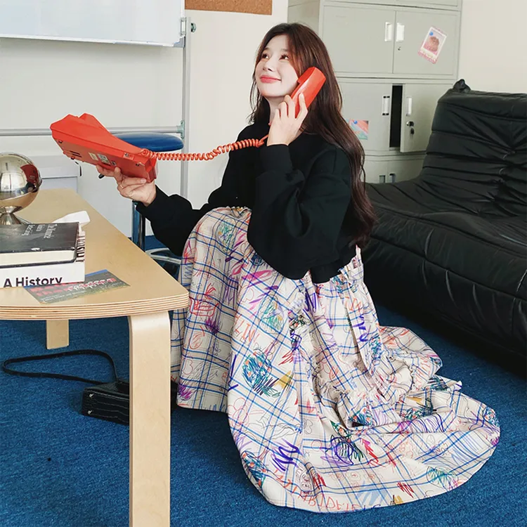 多巴胺涂鸦格纹拼接卫衣裙女2025春秋季新款韩系甜美小个子连衣裙