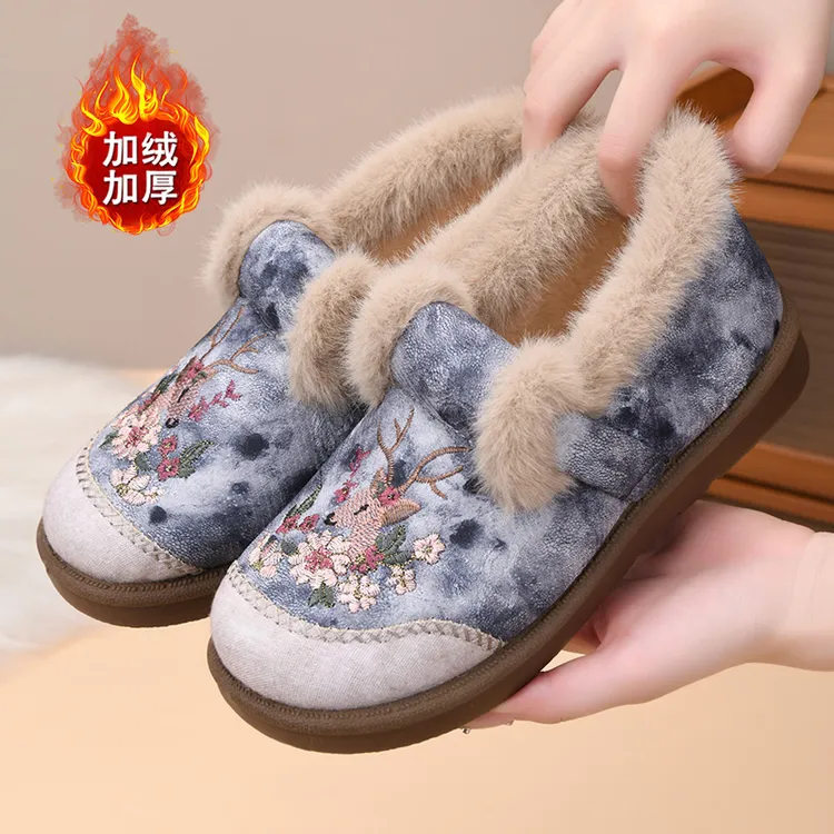 冬季新款老北京棉鞋加绒加厚妈妈鞋棉鞋女一脚蹬保暖新中式绣花鞋