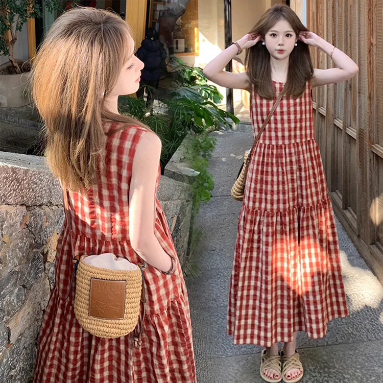 复古红色格子无袖背心连衣裙女2025夏季新款小个子宽松度假长裙子