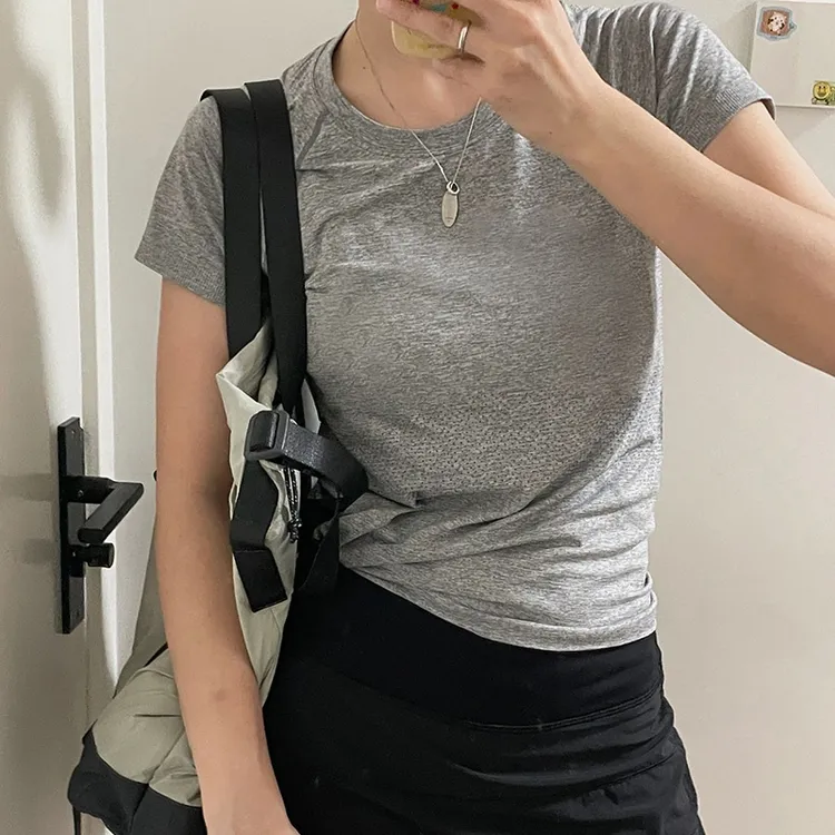   夏季薄款透气t恤弹力紧身显瘦圆领女士速干健身T恤运动户外训练